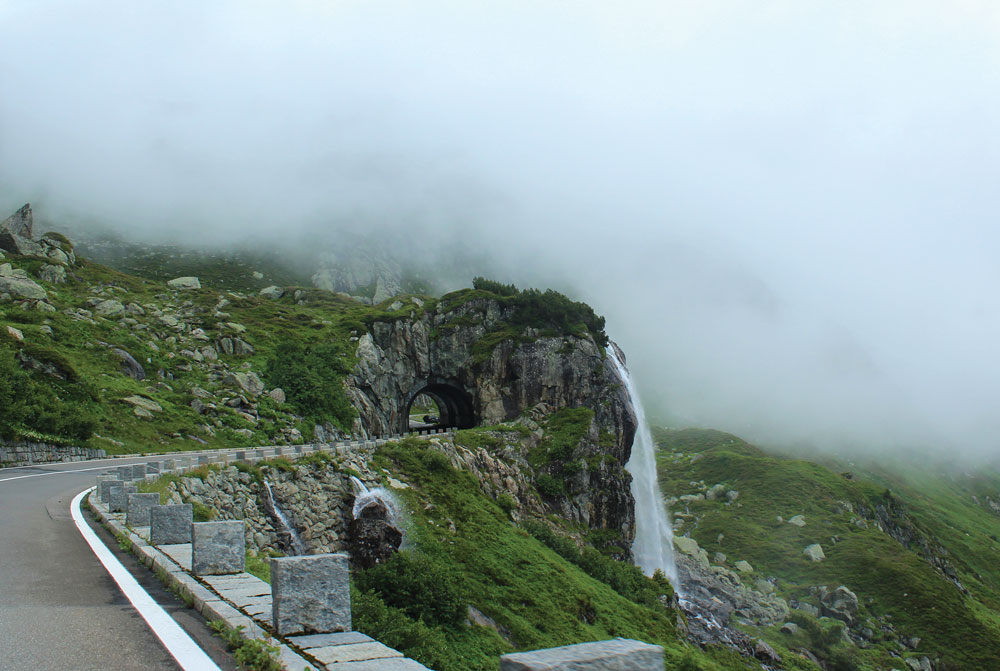foggy waterfall 1000x671 foggy waterfall 1000x671